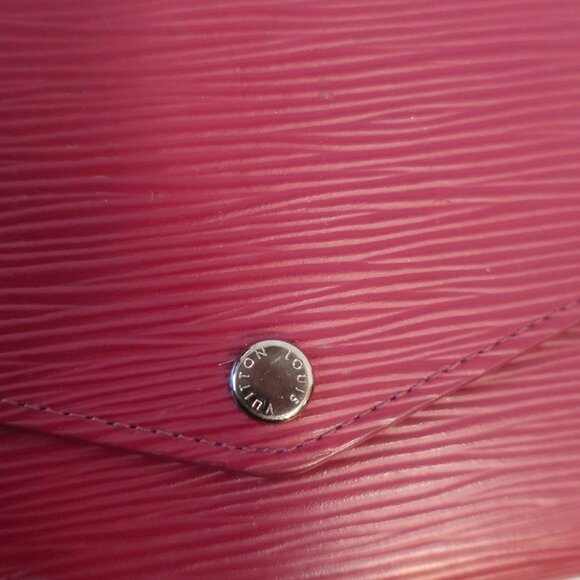 Authentic Women Louis Vuitton Sarah Fuchsia Textured Epi Leather Envelope Wallet - Picture 10 of 14